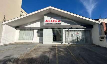 Casa comercial para alugar na Avenida Montreal, 219, Jardim Lindóia, Porto Alegre por R$ 8.500