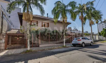Casa com 3 quartos à venda na Avenida Montreal, 356, Jardim Lindóia, Porto Alegre por R$ 1.699.000