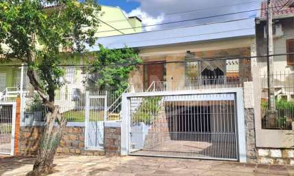 Casa com 3 quartos à venda na Travessa Anunciada, 69, Vila Ipiranga, Porto Alegre por R$ 800.000