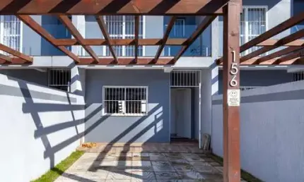 Casa com 3 quartos à venda na Rua Oliveira Lopes, 156, Sarandi, Porto Alegre por R$ 490.000