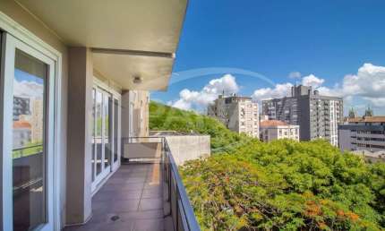 Apartamento com 3 quartos à venda na Rua Marquês do Pombal, 93, Moinhos de Vento, Porto Alegre por R$ 1.250.000
