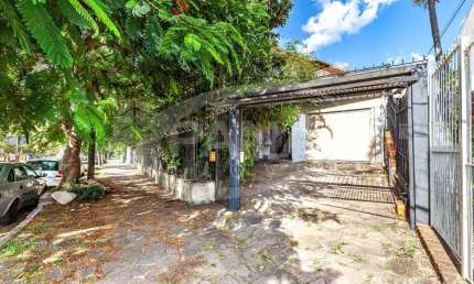 Casa com 4 quartos à venda na Avenida Benno Mentz, 782, Vila Ipiranga, Porto Alegre por R$ 790.000