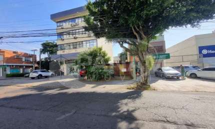 Terreno à venda na Avenida João Wallig, 597, Passo da Areia, Porto Alegre por R$ 749.000