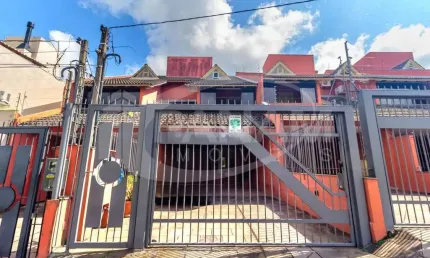 Casa com 3 quartos à venda na Praça Dom Pedro, 106, Vila Ipiranga, Porto Alegre por R$ 890.000