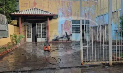 Barracão / Galpão / Depósito à venda na Rua Dezoito de Novembro, 97, Navegantes, Porto Alegre por R$ 900.000