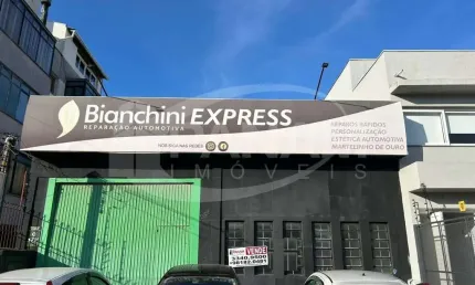 Barracão / Galpão / Depósito à venda na Rua Jari, 232, Passo da Areia, Porto Alegre por R$ 1.090.000