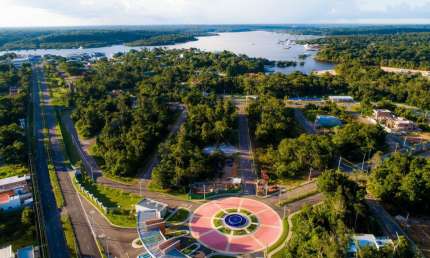 More com exclusividade e conectado à natureza, Terreno a Venda Em Condominio Fechado No Vivenda Das Marinas - Tarumã - Manaus