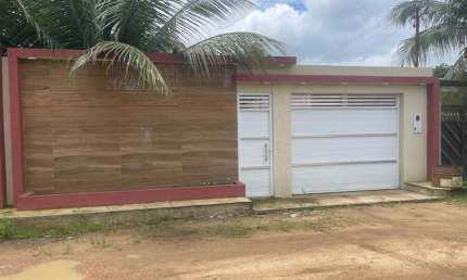 LINDA CASA A VENDA NO RAMAL DO JANAURAY EM IRANDUBA - AM