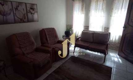 Casa com 3 dormitórios à venda no Jardim Primavera em Jacareí