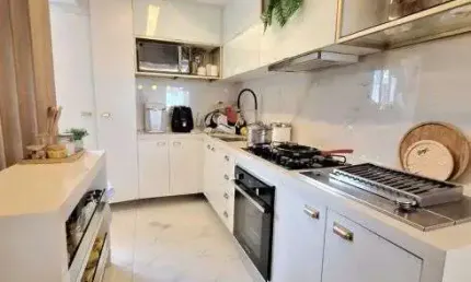 A Venda Belíssimo Apt 87m² 3Qts 1Sui Closet, Projetado Arquitet de 1ª Linha, Ar Cond Sala e Qts 2Vgs