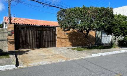 A Venda Belíssima Casa em Piedade 190m² 3 Qts 1Suite Closet,  Área Lazer Piscina e Churrasqueira,  Sistema Segurança