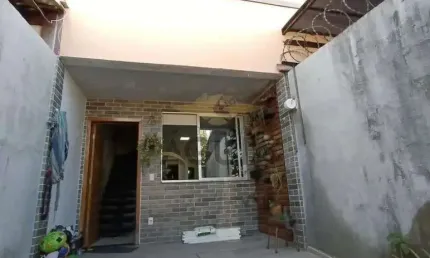 Casa com 2 quartos à venda na Rua Alvinópolis, 1013, Parque Xangri-Lá, Contagem por R$ 330.000