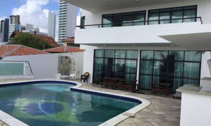 Casa para venda na orla de Ponta Negra com 6 quartos, vista para o Mar