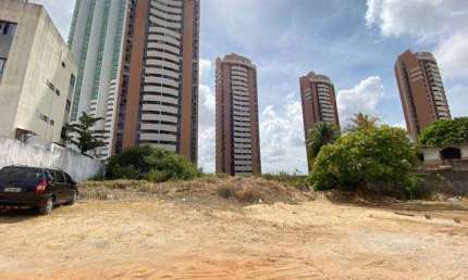 Terreno com 632,85 m² em Ponta Negra (Conj. Alagamar)