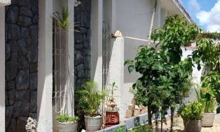 Casa com 4 quartos à venda na Rua Carlos Gomes, 3577, Candelária, Natal