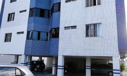 Apartamento a venda em Candelária, a poucos metros do Shopping