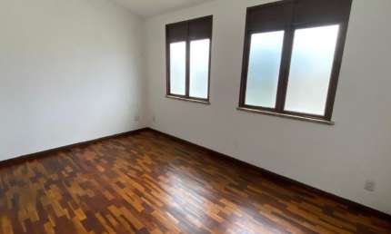 Apartamento para Aluguel com 125m², arejado e com ótima localização em Capim Macio.