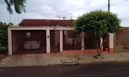 Casa Residencial à venda, Jardim Colúmbia D, com 180 m2 de área consruida, Londrina - CA1835.