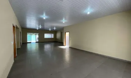 Casa com 2 dormitórios para alugar, 274 m² por R$ 5.500,00 - Bancários - Londrina/PR