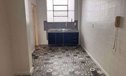 Apartamento com 3 dormitórios para alugar, 77 m² por R$ 1.100 - Centro - Londrina/PR