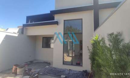 Casa para Venda em Londrina, Jardim Graziela, 3 dormitórios, 1 suíte, 2 banheiros, 2 vagas