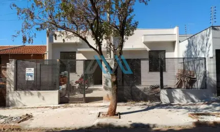 Casa para Venda em Londrina, Jardim Montecatini, 3 dormitórios, 1 suíte, 2 banheiros, 1 vaga