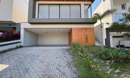 Casa com 3 suítes à venda, 236 m² por R$ 2199000 - Condomínio Vale das Águas - Bragança Paulista/SP