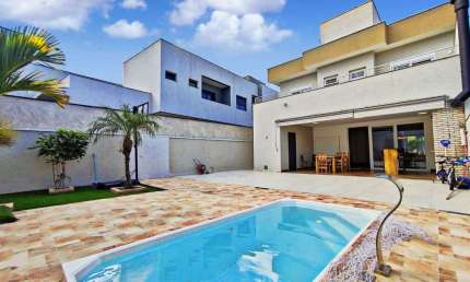 Casa com 3 suítes para alugar, 315 m² por R$ 10.660/mês - Condomínio Residencial Euroville II - Bragança Paulista/SP