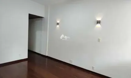 Excelente apartamento recém reformado , de 2 quartos com dependência em São Francisco Xavier