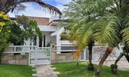 Espetacular casa de 4 quartos e garagem no condomínio crystal lake na barra da tijuca