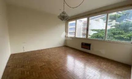Excelente apartamento de 2 quartos e garagem no Maracanã