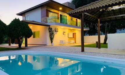 Casa Mobiliada 4/4 suítes em Busca Vida - Busca Ville Abrantes