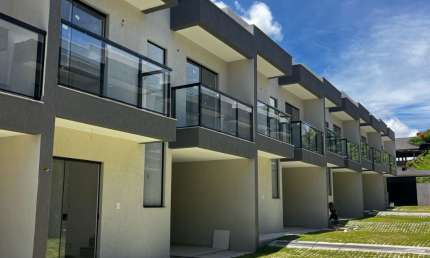 Casa em condomínio fechado a venda 3/4 (03 suítes) varanda