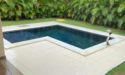 Alugo Excelente Casa 4/4 suítes com Piscina em busca Vida