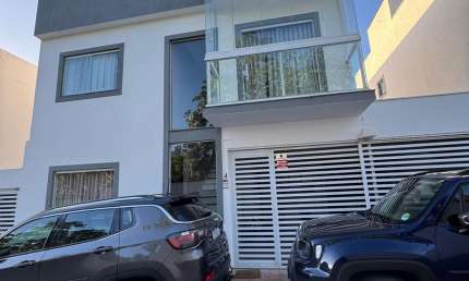 Excelente Casa 3/4 suítes e espaço Gourmet - Buraquinho