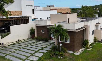 Excelente Casa 4/4 suítes para venda no Alphaville Litoral Norte 2