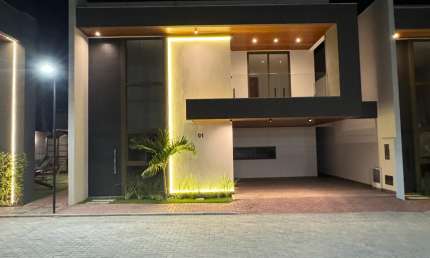 Excelente Casa 4/4 suítes com energia Solar na Priscila Dutra