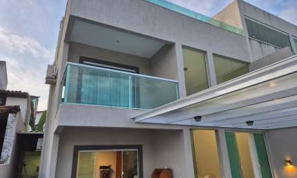 Casa Porteira fechada com energia solar 4/4 suítes cobertura em Vilas do Atlântico
