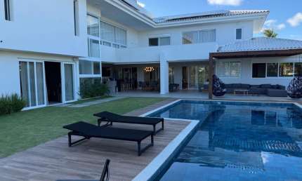 Mansão com 750m2 - Parque dos Coqueiros - IMPECÁVEL  - Abrantes