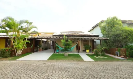 Excelente Casa térrea reformada Nascente 3/4 dormitórios em Buraquinho