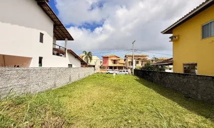 Lote no condomínio univilas  centro de lauro de freitas!