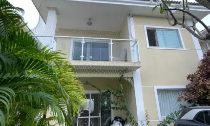 Alugo casa 5/4 dormitórios com piscina privativa em buraquinho