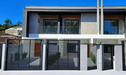 Casa com 3 dormitórios à venda, 128 m² por R$ 650.000,00 - Floresta - Joinville/SC
