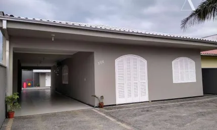 Casa com 4 dormitórios à venda, 210 m² por R$ 650.000,00 - Vila Nova - Joinville/SC