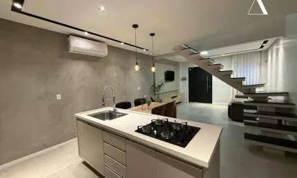 Casa com 2 dormitórios, sendo uma suíte master com Closet e Hidro, 160 m² - venda por R$ 649.000 ou aluguel por R$ 4.400/mês - Itinga - Araquari/SC