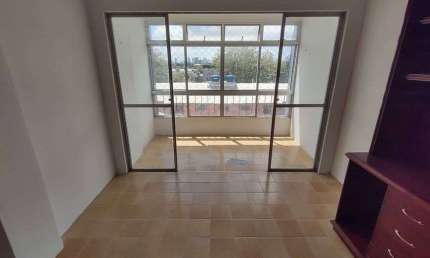 Apartamento para venda possui 98 metros quadrados com 3 quartos em Cordeiro - Recife - PE
