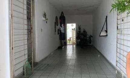 Casa com 3 quartos à venda na Avenida Maurício de Nassau, Iputinga, Recife