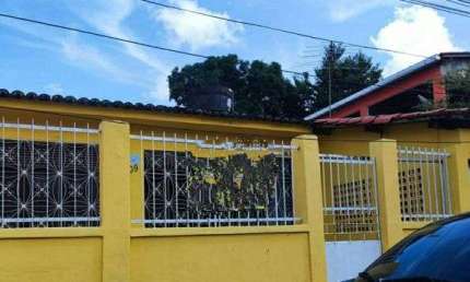 Casa para venda tem 170 metros quadrados com 4 quartos em Areias - Recife - Pernambuco