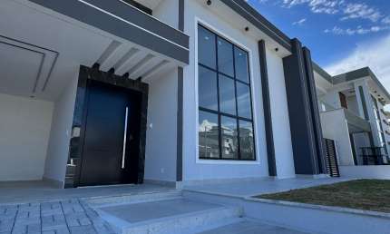 Casa Linear Incrível no Vale dos Cristais – Recém-finalizada!