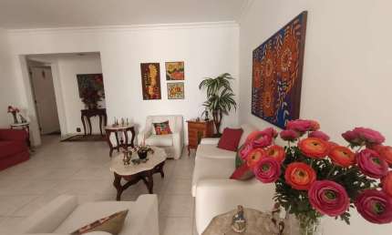 Apartamento de luxo à venda em Icaraí, Niterói-RJ: 3 quartos, 2 suítes, 1 sala, 2 vagas de garagem, 140,00 m² de área.